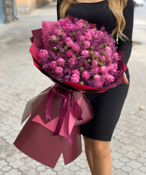 Букет ''Дезио'' с кустовыми розами