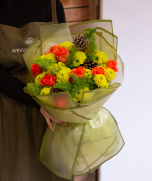 Bouquet ''Sagra'' with roses and chrysanthemums