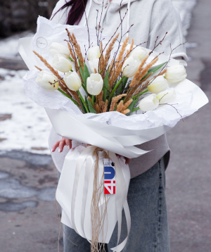 Bouquet «Antikyra» with tulips