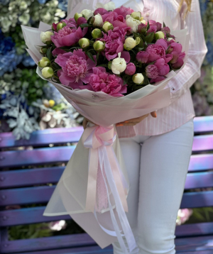 Bouquet «Searcy» with peonies