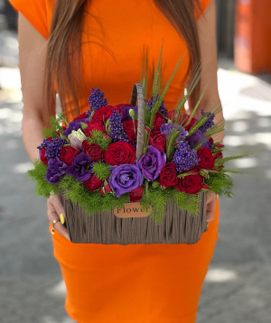 Composition «Cataleya» with spray roses and lisianthus №88