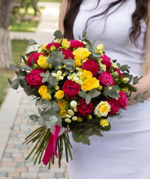 Bouquet `Dilijan` with roses and chrysanthemums