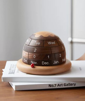 Wooden calendar «Planet»