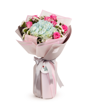 Bouquet `Burgdorf` of  roses and hydrangea
