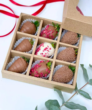 Moscow․ chocolate-covered strawberries №441 Romance, 9 pcs