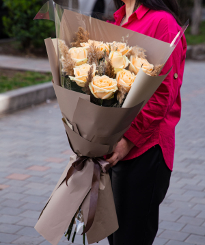 Bouquet «Filicudi» with roses