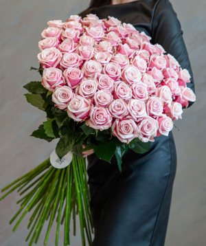 Розы «Lady raphaella» светло-розовые 59 шт