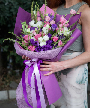 Bouquet ''Oppido'' with lisianthus and wildflowers