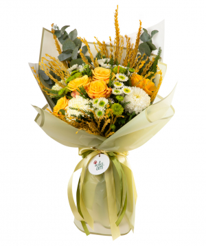 Bouquet `Tarasona` with roses and chrysanthemums