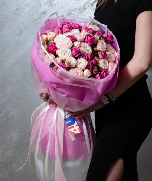 Bouquet «Bella» with spray roses  №367