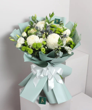 Dubai. bouquet №047 with roses and chrysanthemums