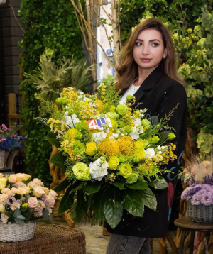 Ծաղկեփունջ «Բեյլի» վարդերով և լիզիանտուսներով