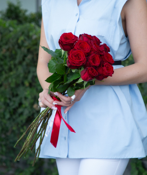 Վարդեր «Red Naomi» կարմիր 11 հատ, 50 սմ