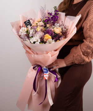 Bouquet «Kimolos» with roses and alstroemerias