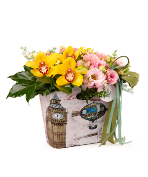 Composition `Navas` with spray roses and orchids