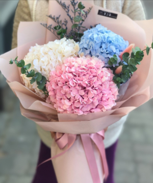 Dubai. bouquet №084 with hydrangeas