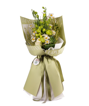 Bouquet ''Siret'' with roses and lisianthus
