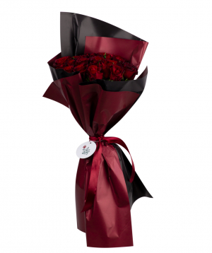 Bouquet `Gladiator` with roses