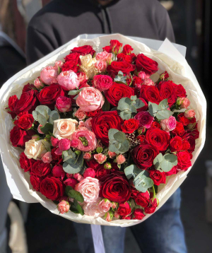 Bouquet ''Mulhouse'' with roses