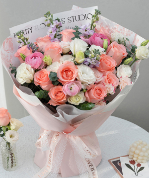 China․ bouquet №013 with roses and lisianthus