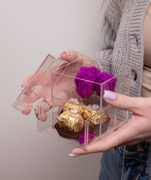 Вечная роза «EM Flowers» 3 бутона, фиолетовая, вечная с конфетами