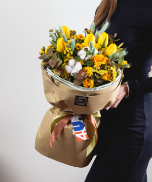 Bouquet «Prokonnesos» with tulips and chrysanthemums