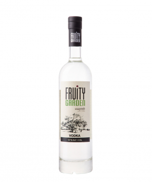 Vodka `Fruity Garden` plum 500 ml
