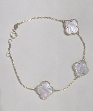 Bracelet `Less is more` gold №148