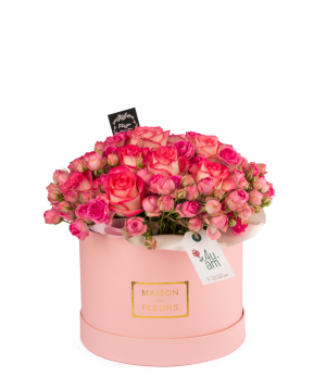 Composition `Lennox` with roses