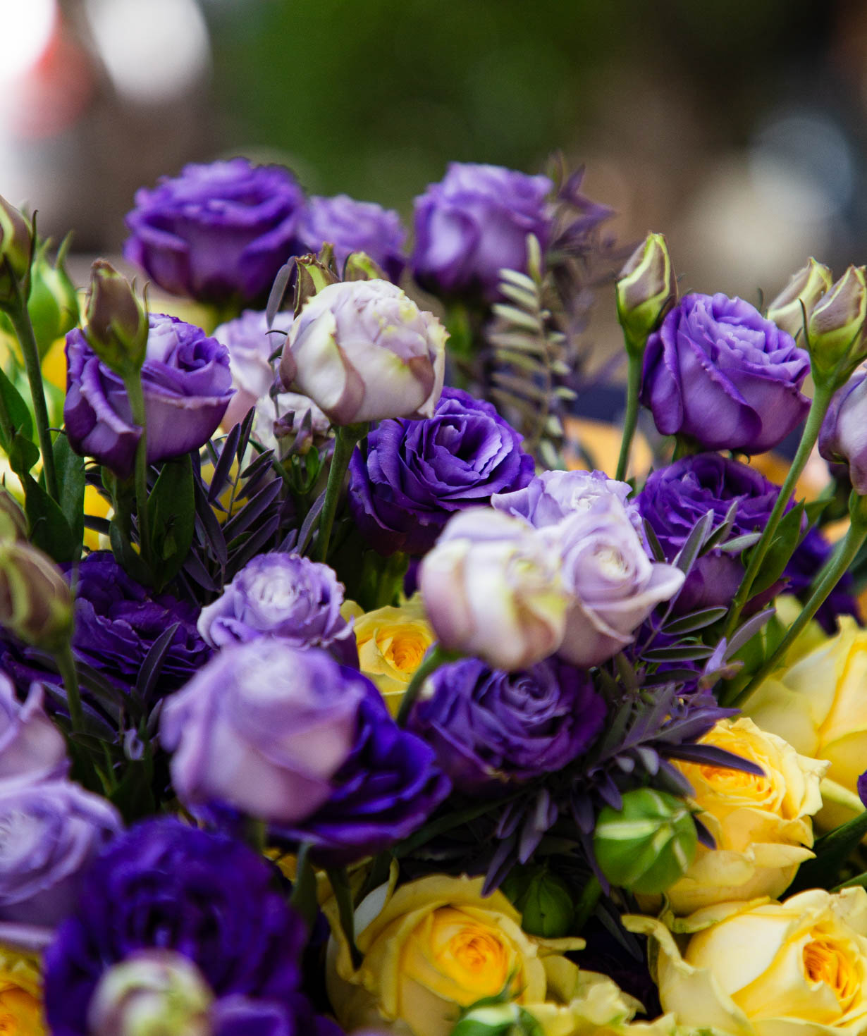 Bouquet «Nishio» with spray roses and lisianthuses