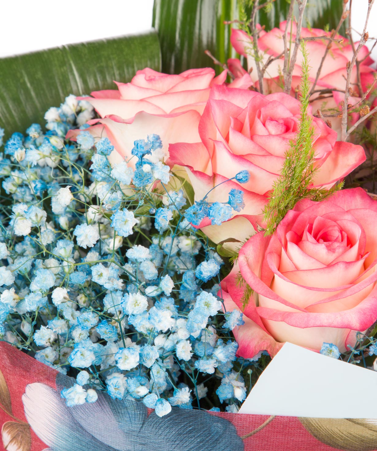 Букет `Марион` с розами и гипсофилами