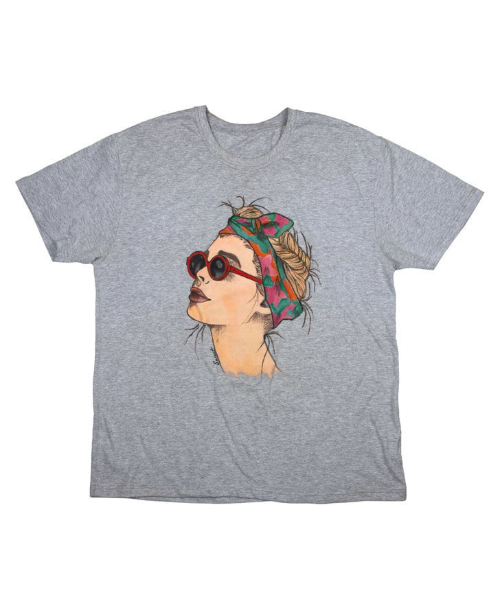T-shirt `SusArt` girl in glasses