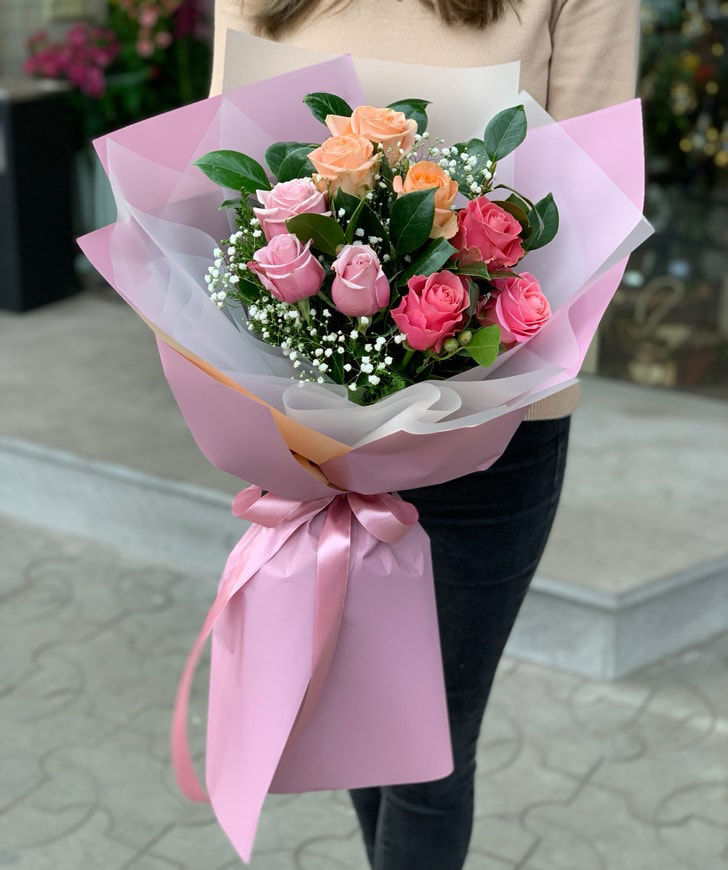 Bouquet `Arteaga` with holland roses 9 pcs