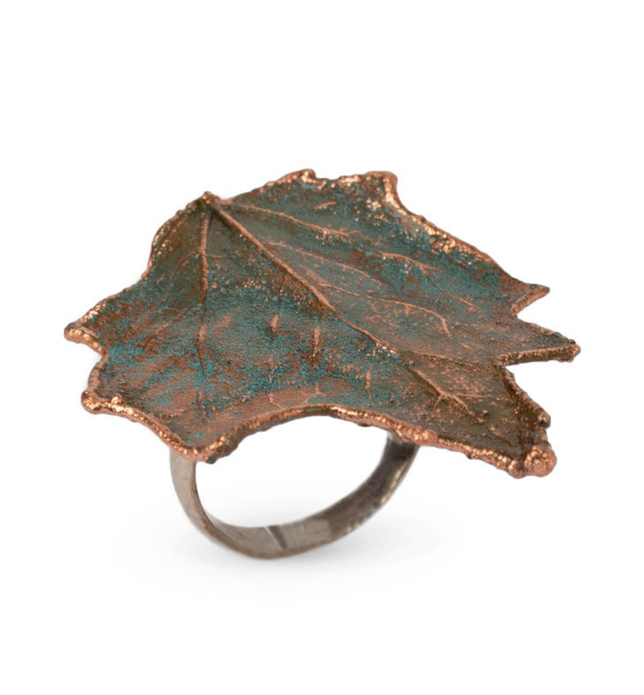 Ring `CopperRight` made from a real poplar leaf