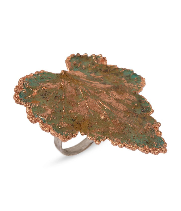 Ring `CopperRight` made from a real currant leaf