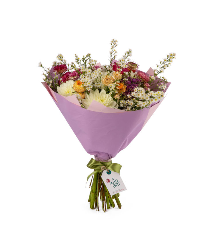 Bouquet `Belfast` with georginas and field flowers