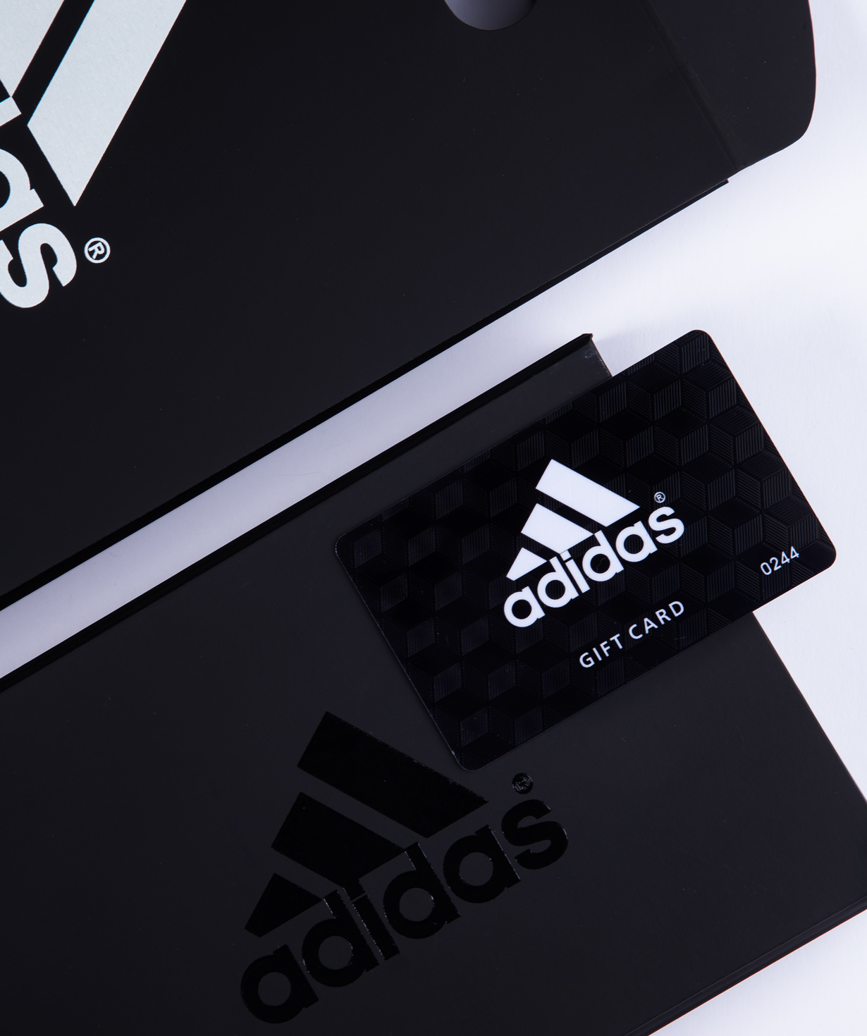 Подарочная карта «Adidas» 75000 драм