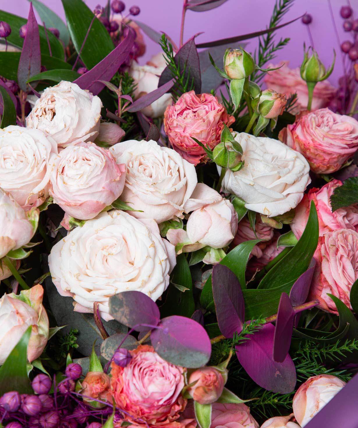 Букет «Тиберина» с кустовыми розами