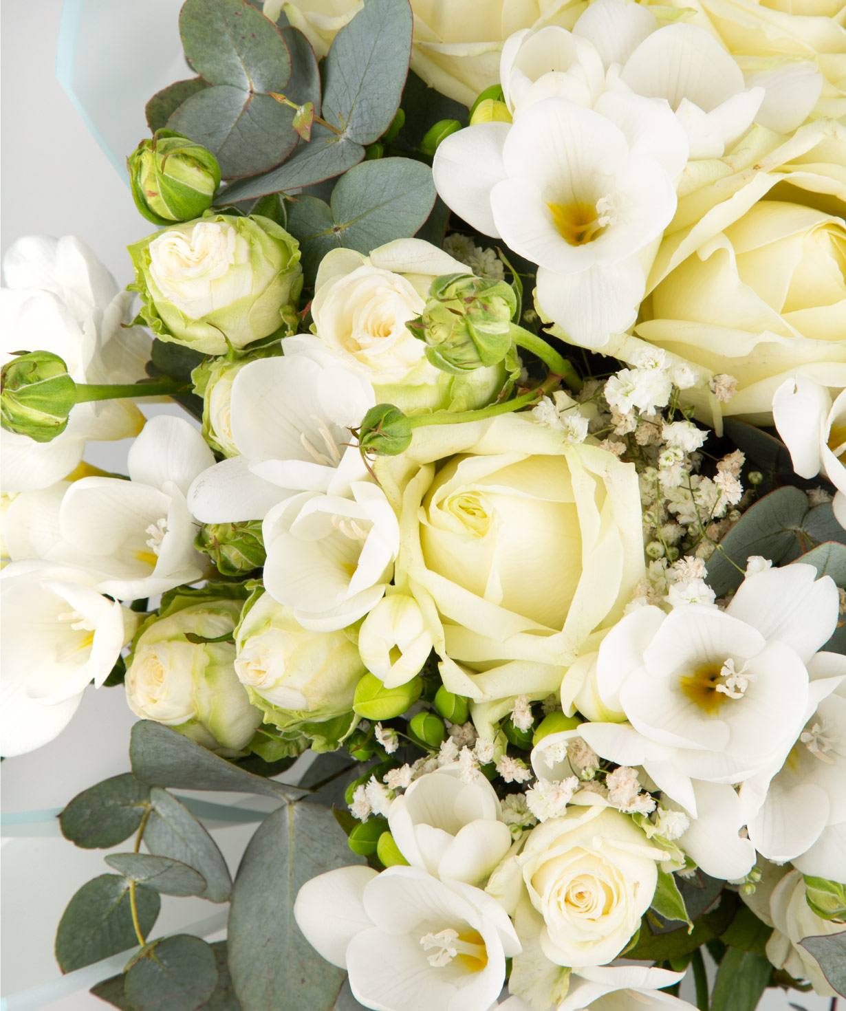 Букет ''Аспен'' из кустовых роз и фрезий