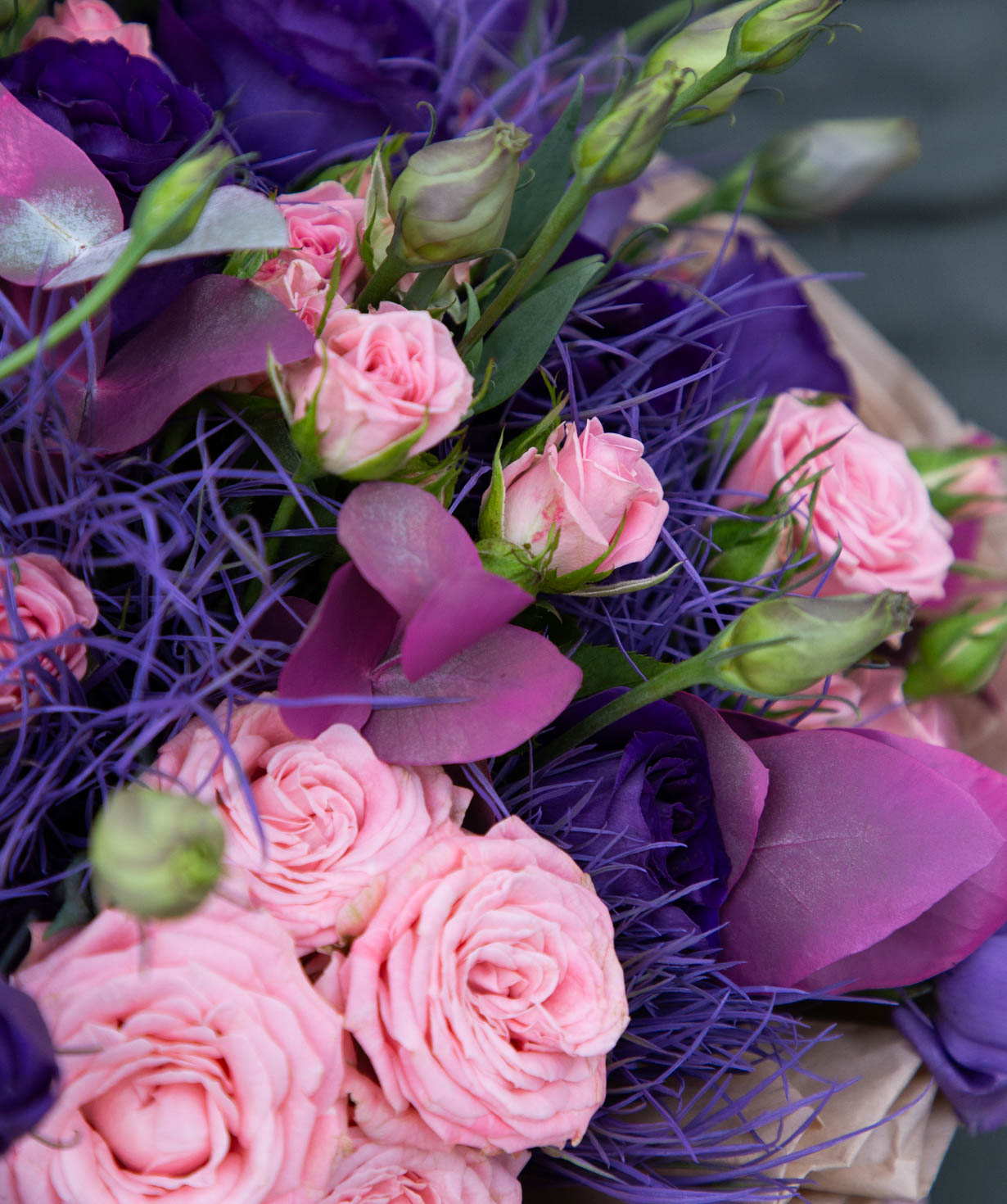 Bouquet «Berezan» with spray roses and lisianthus