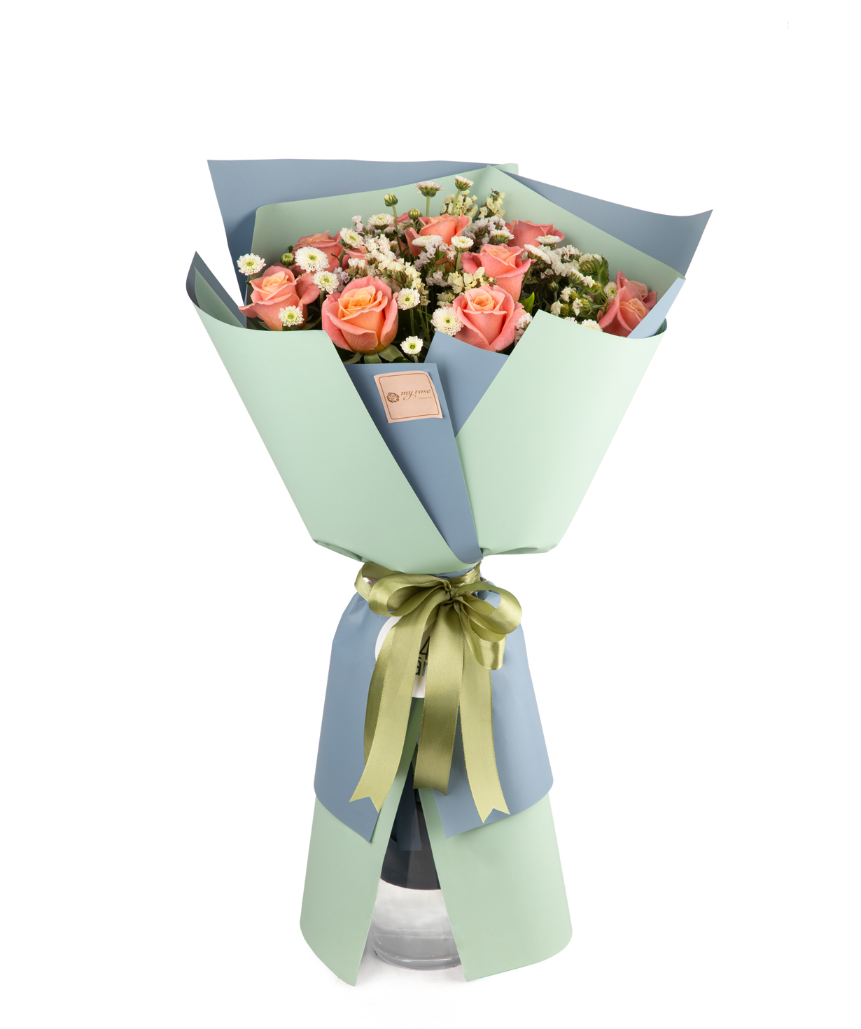 Bouquet `Umag` with roses and chrysanthemums