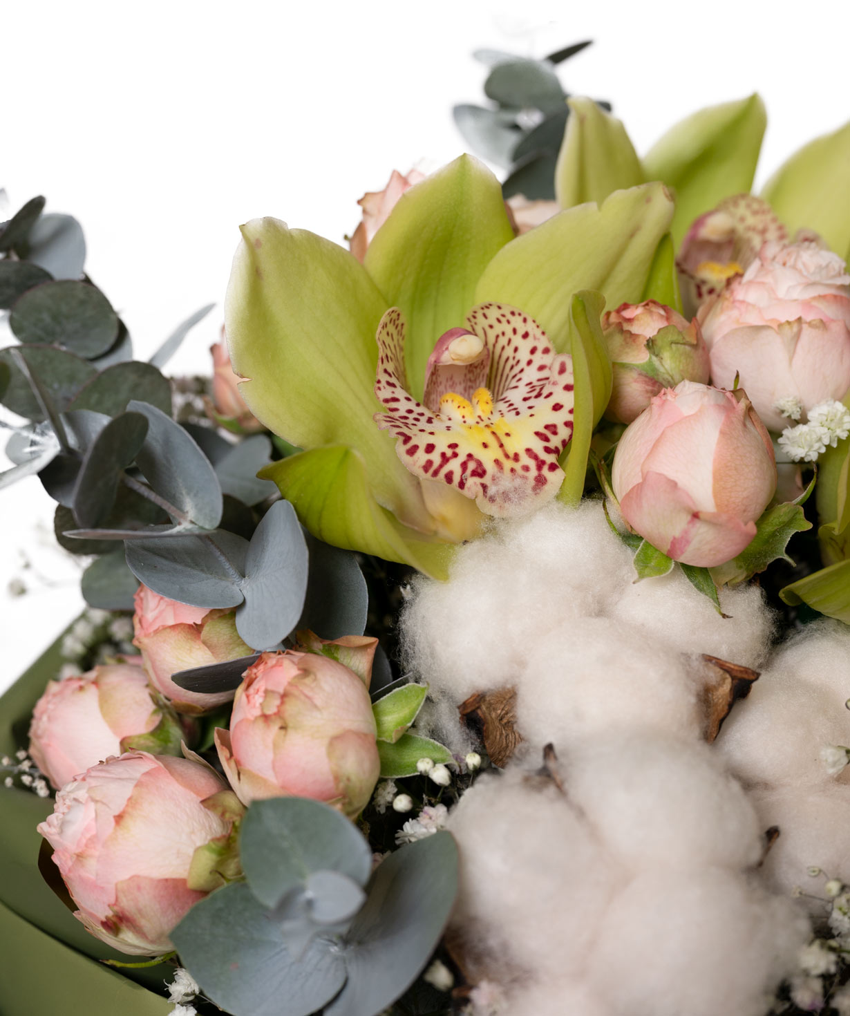 Bouquet «Conills» with spray roses and orchids