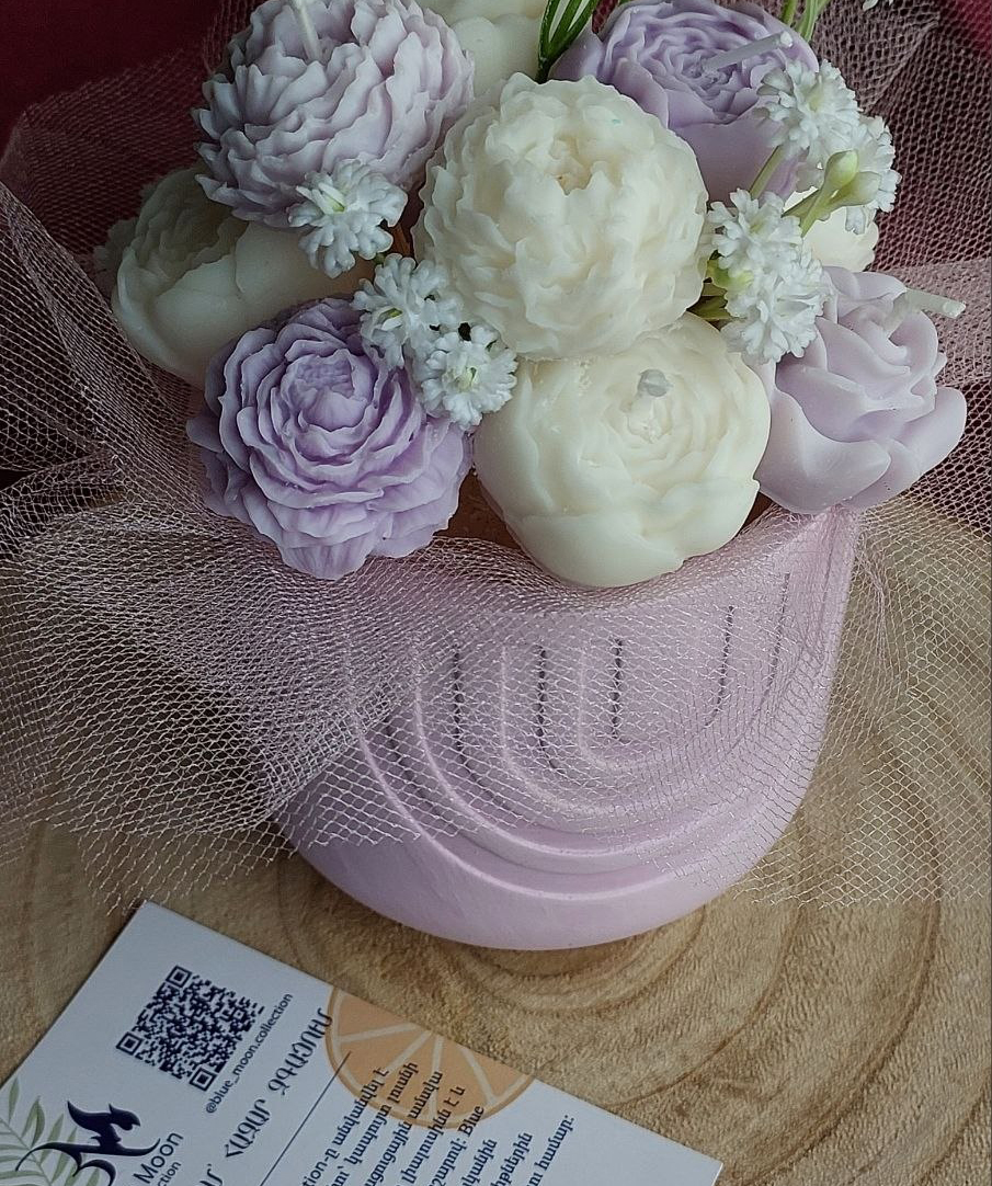 Candle «Blue Moon» Flower Bouquet, scented