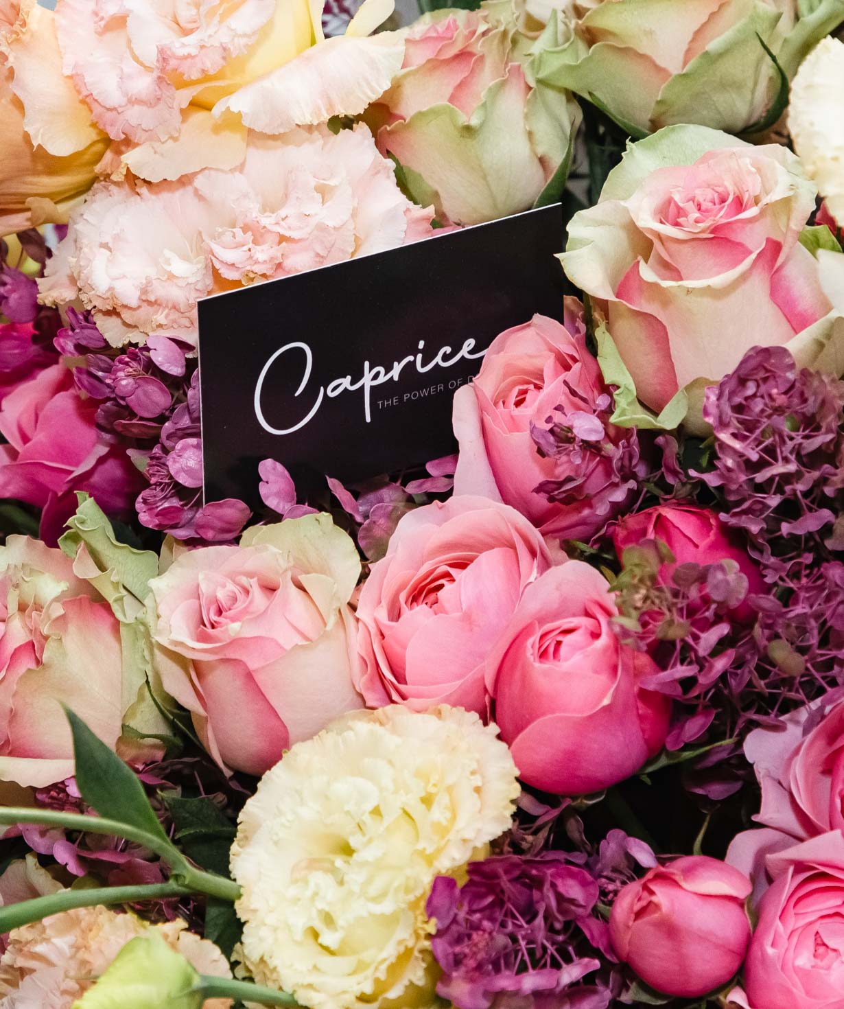 Bouquet «Altenstadt» with roses and lisianthus