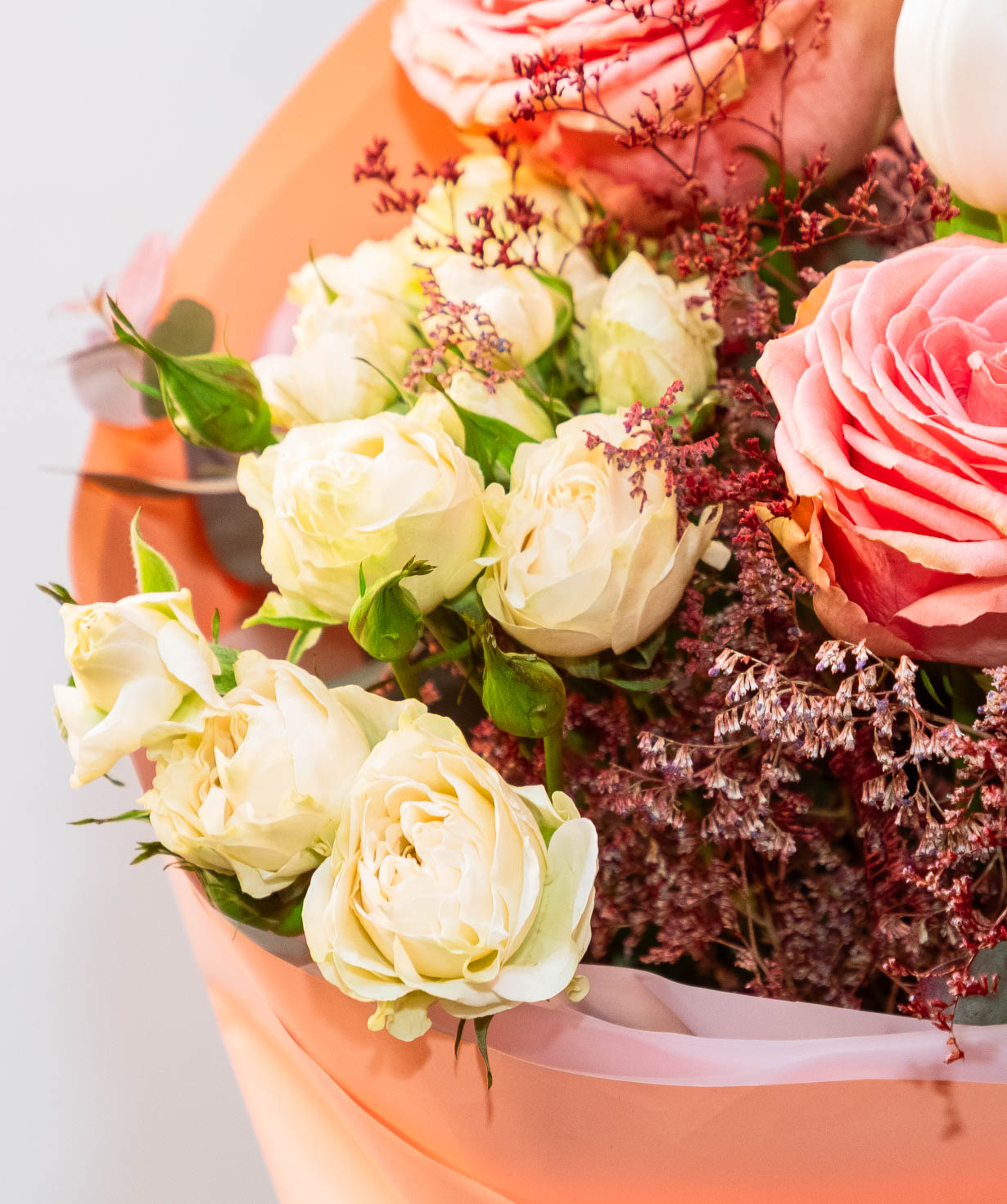 Ծաղկեփունջ «Floriani» վարդերով և կակաչներով №8