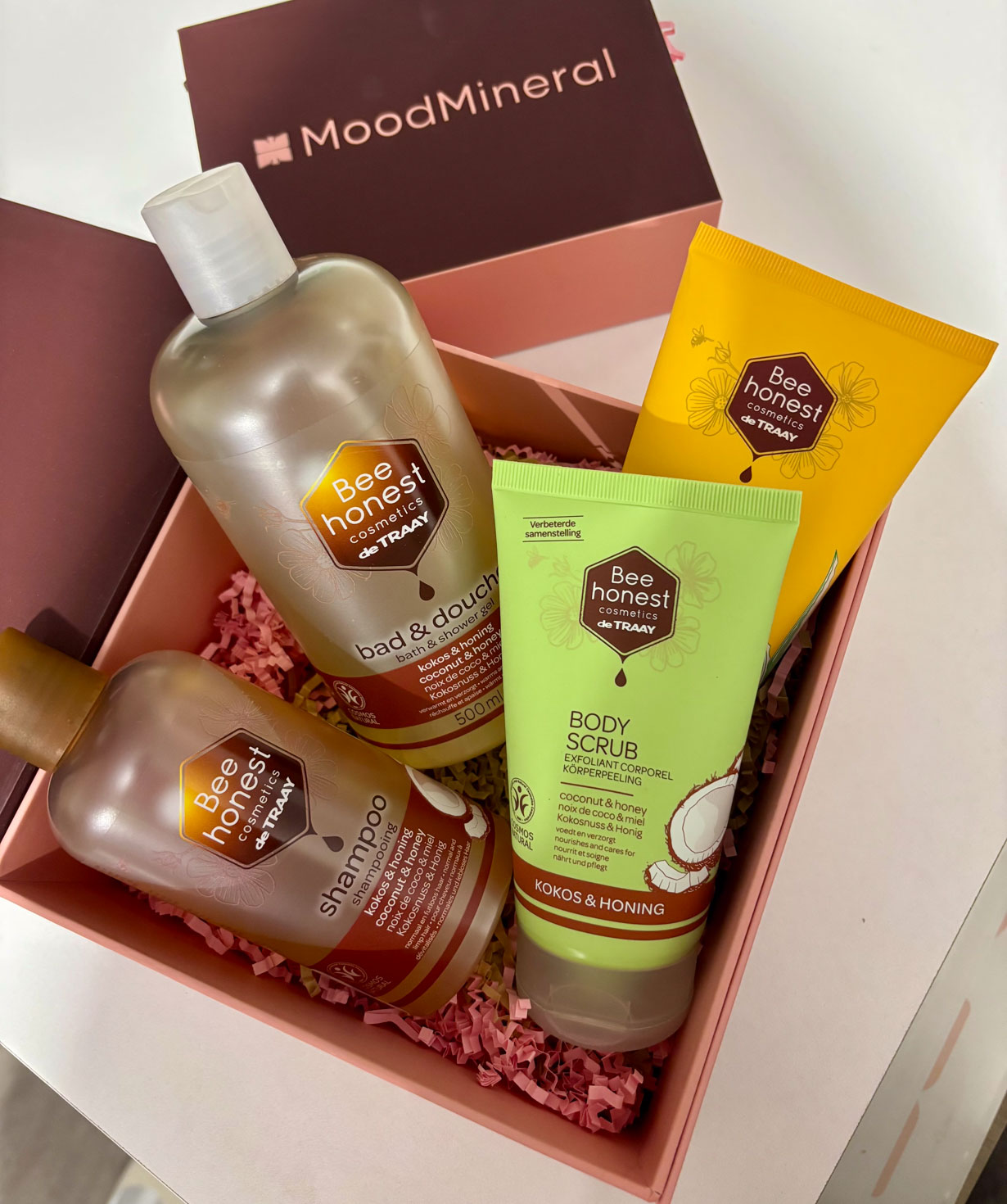 Gift Box with Skincare Products №5