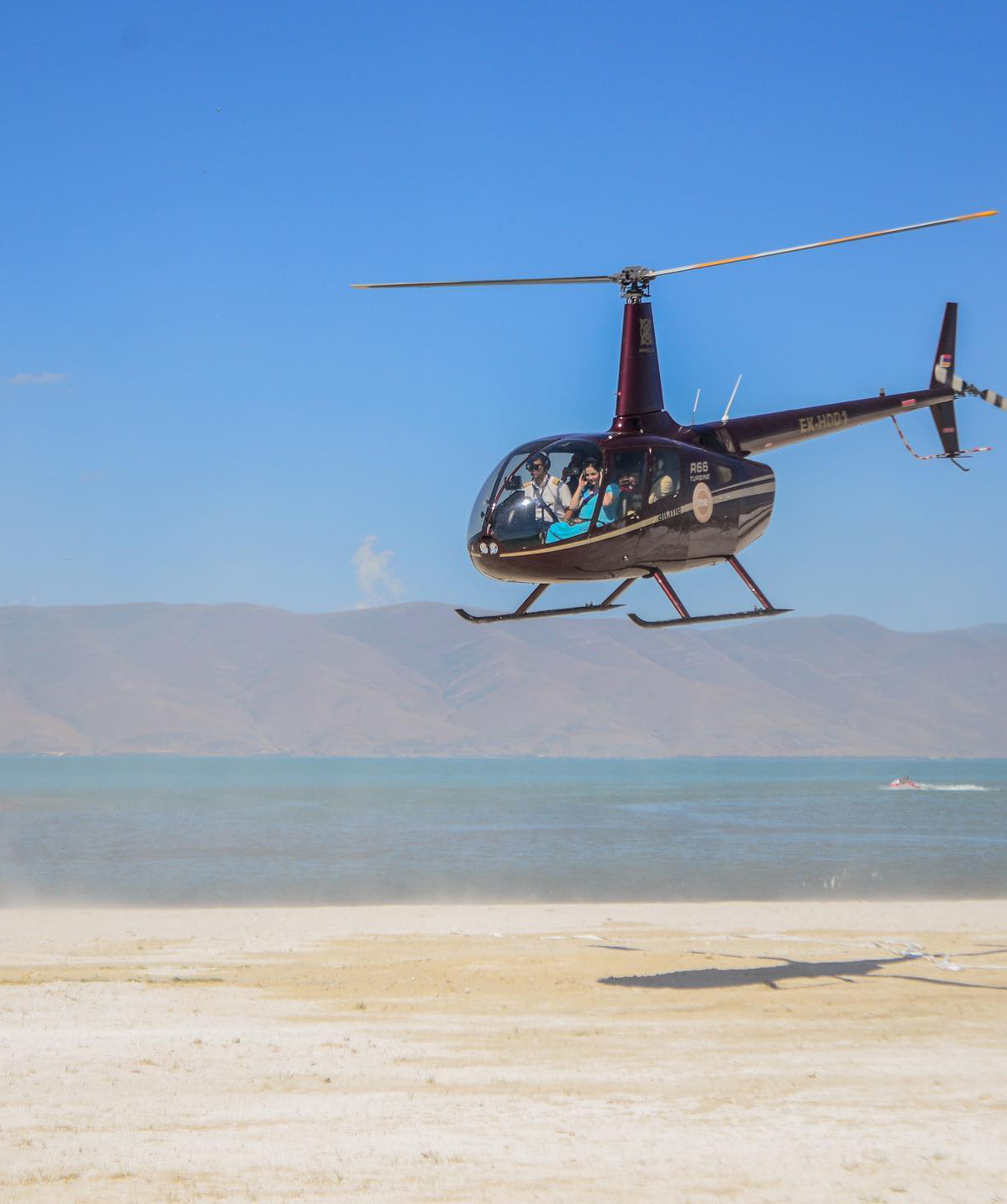 Тур на вертолете «Armenian Helicopters» Севанаванк-озеро Севан (1 остановка), 1-4 человека