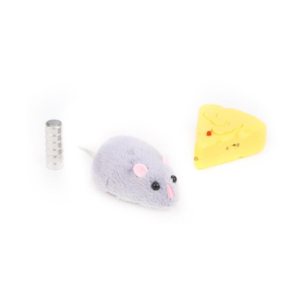 Toy mouse, remote controlled