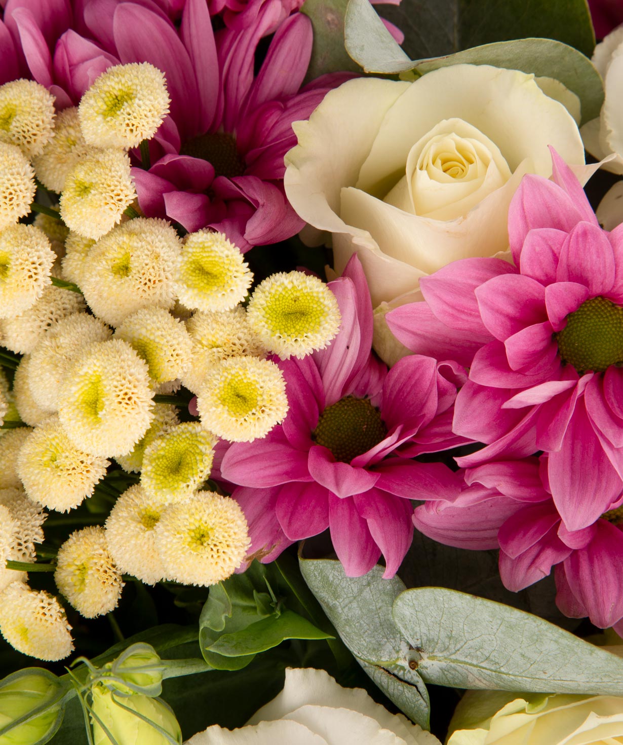 Bouquet `Glarus` with roses, chrysanthemums and lisianthus