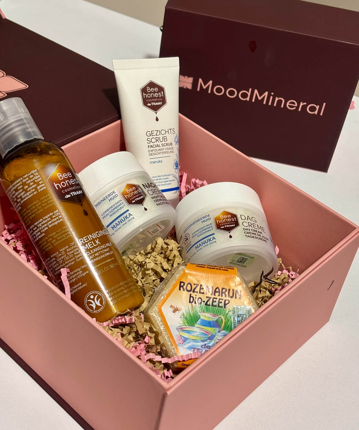 Gift Box with Skincare Products №7